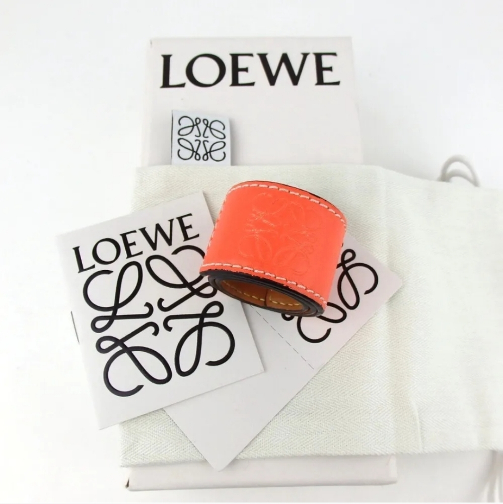 LOEWE ANAGRAM SLAP BRACELET LEATHER